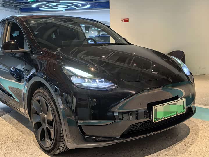 Фото 1 - Tesla Model Y