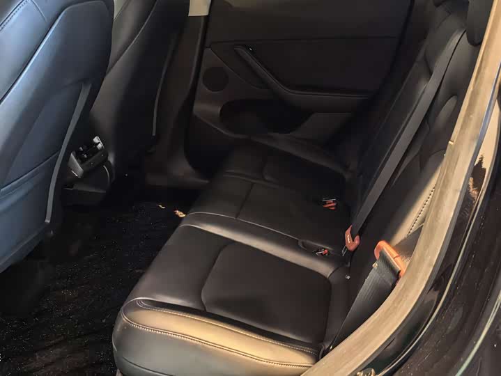 Фото 12 - Tesla Model Y