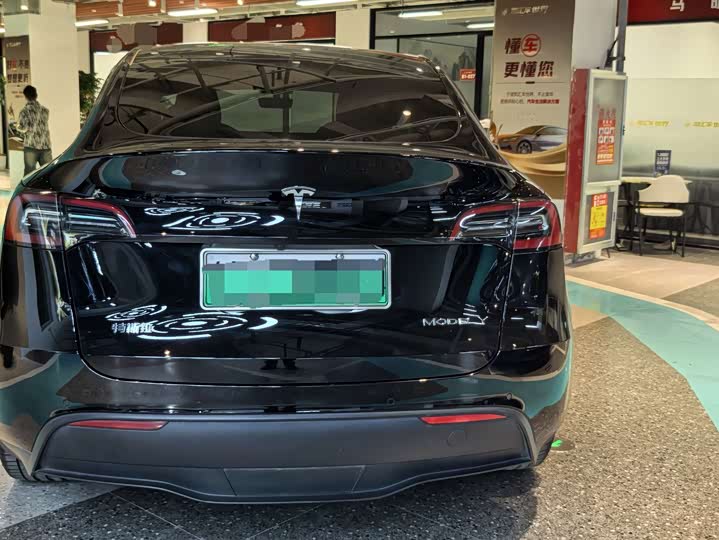 Фото 15 - Tesla Model Y