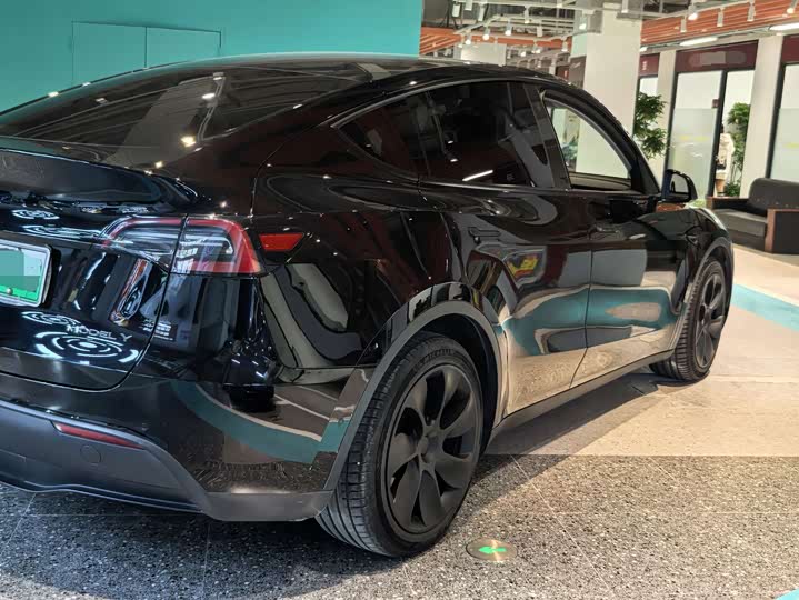 Фото 16 - Tesla Model Y