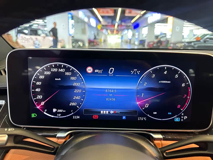 Фото 10 - Mercedes-Benz S-Class