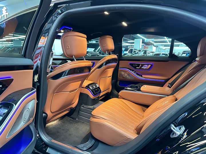 Фото 6 - Mercedes-Benz S-Class