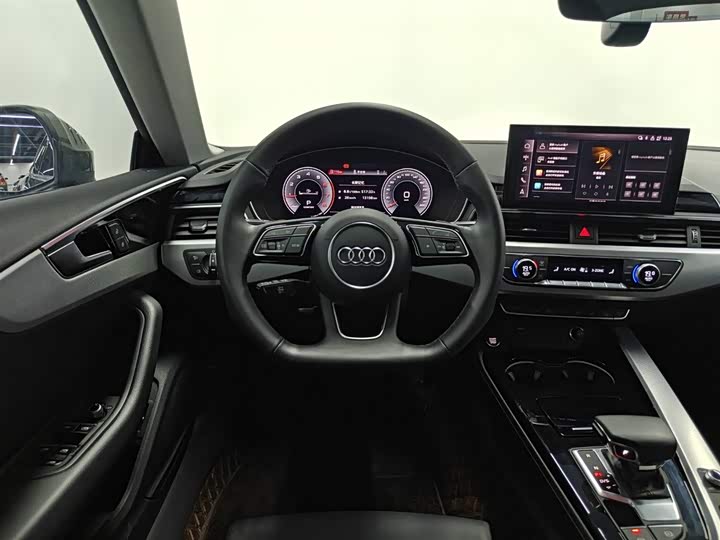 Фото 14 - Audi A5