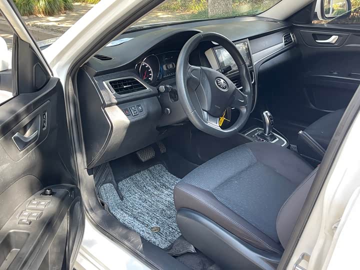 Фото 9 - Bestune B30 EV