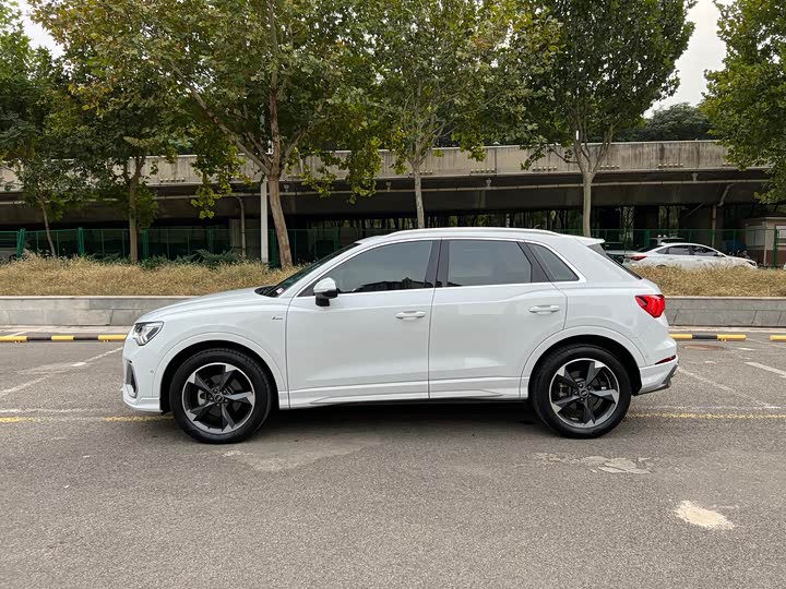 Фото 11 - Audi Q3