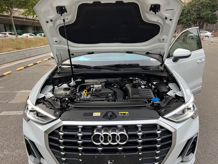 Фото 13 - Audi Q3