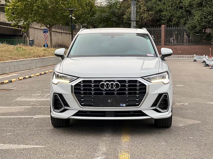 Фото 2 - Audi Q3
