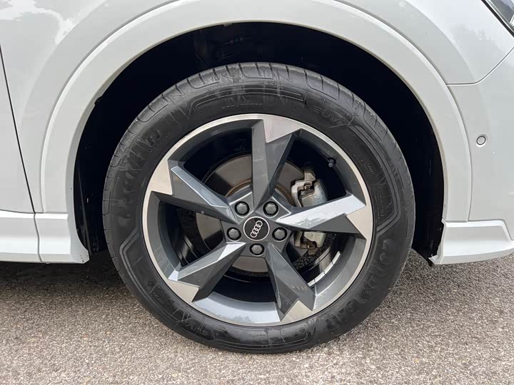 Фото 9 - Audi Q3