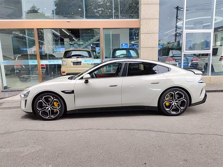 Фото 3 - Xiaomi SU7