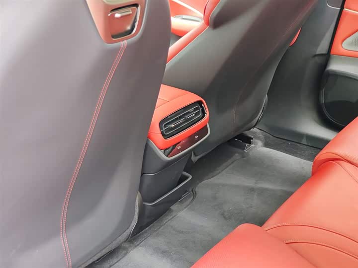 Фото 9 - Xiaomi SU7