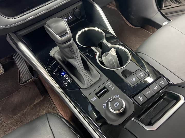 Фото 11 - Toyota Highlander