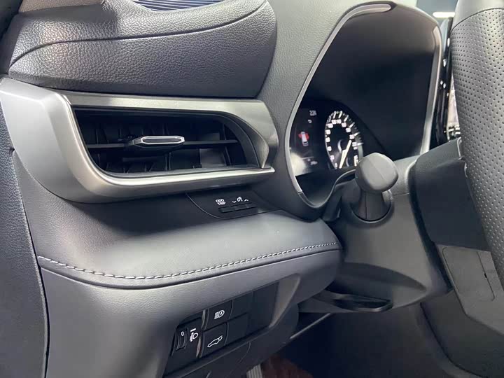 Фото 15 - Toyota Highlander