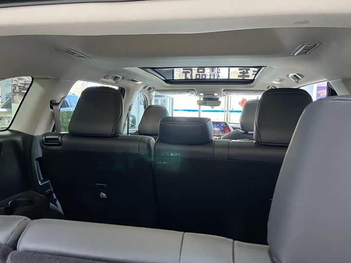 Фото 17 - Toyota Highlander