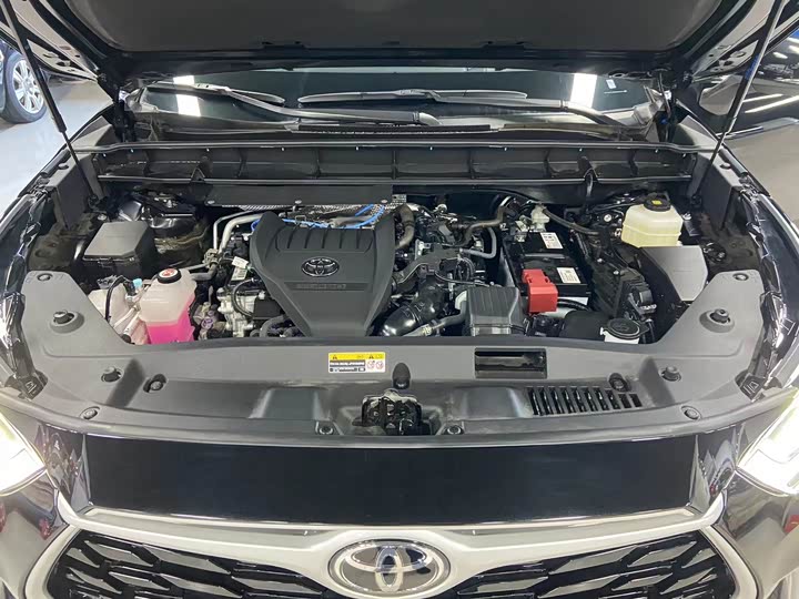 Фото 21 - Toyota Highlander