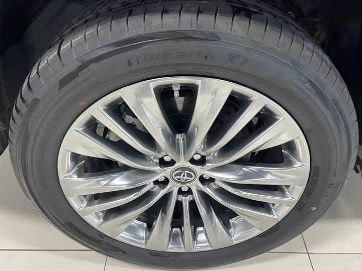 Фото 22 - Toyota Highlander