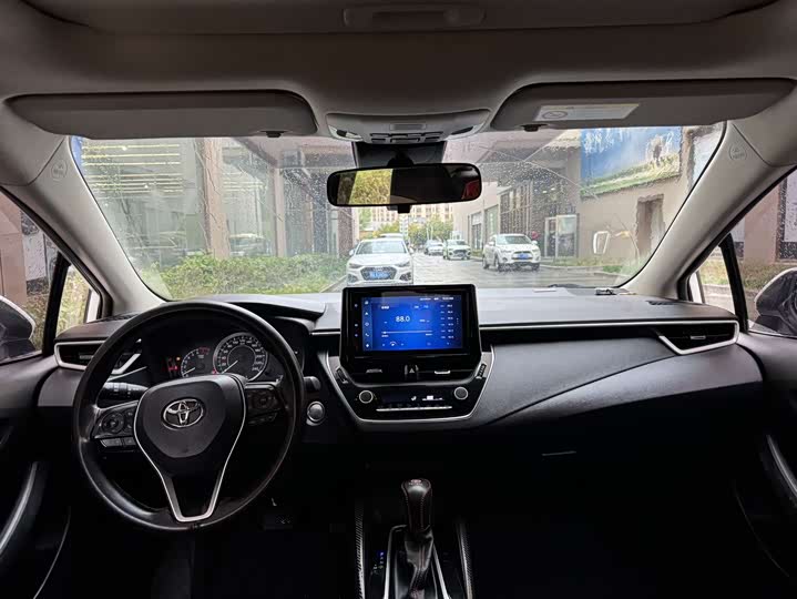 Фото 5 - Toyota Corolla