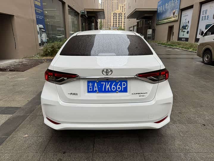 Фото 6 - Toyota Corolla