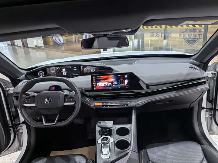 Фото 11 - Changan UNI-V