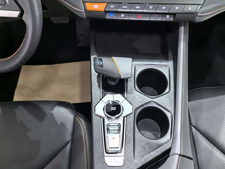 Фото 14 - Changan UNI-V