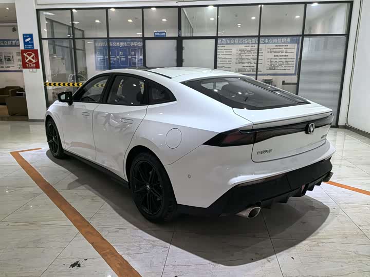 Фото 6 - Changan UNI-V