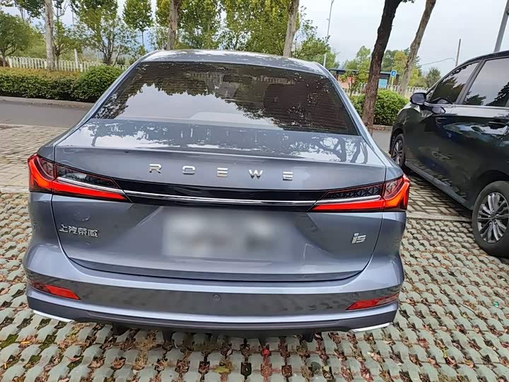 Фото 6 - Roewe i5