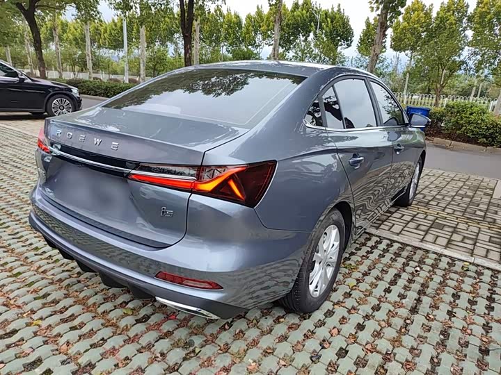 Фото 7 - Roewe i5