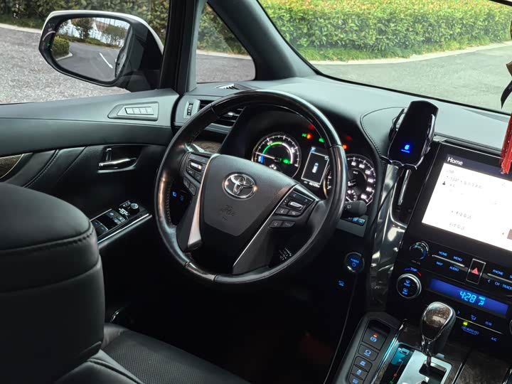 Фото 12 - Toyota Alphard