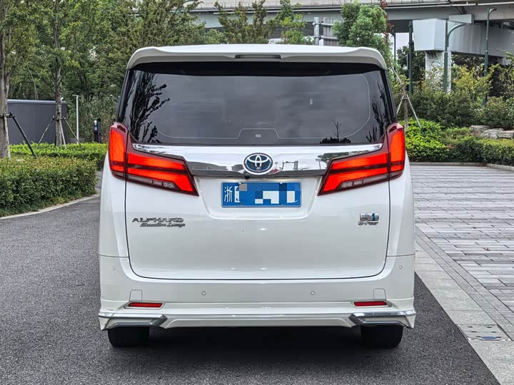 Фото 5 - Toyota Alphard