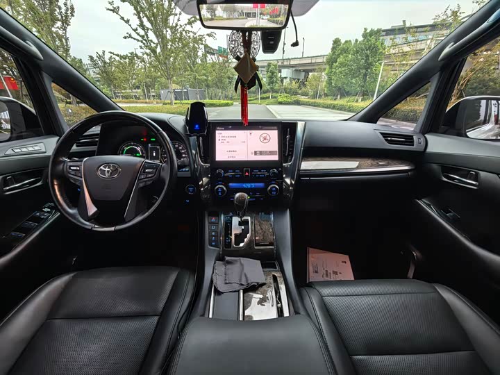 Фото 8 - Toyota Alphard