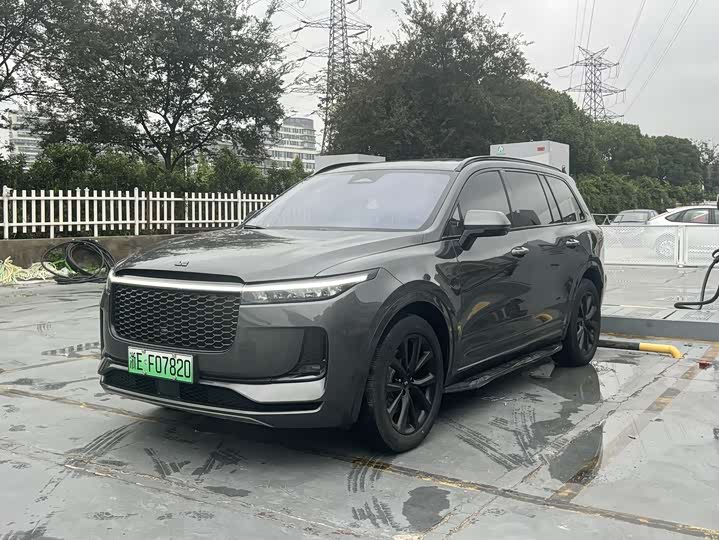 Фото 1 - LiXiang One