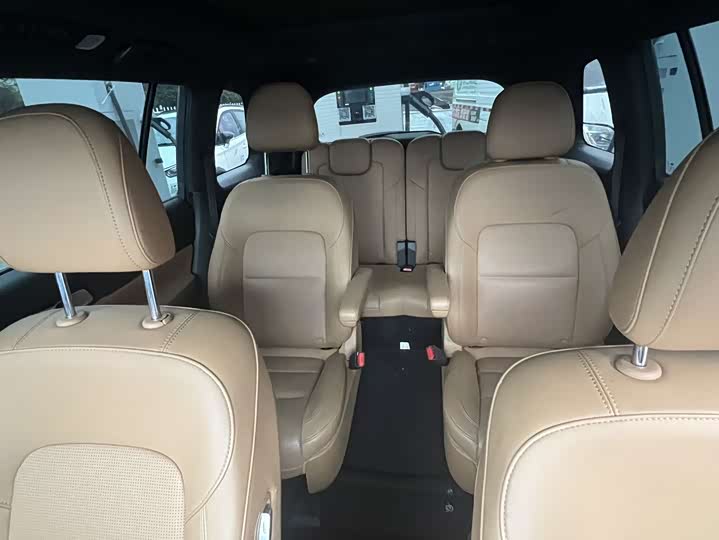 Фото 4 - LiXiang One