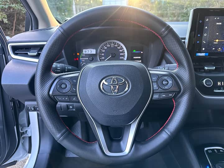 Фото 11 - Toyota Corolla