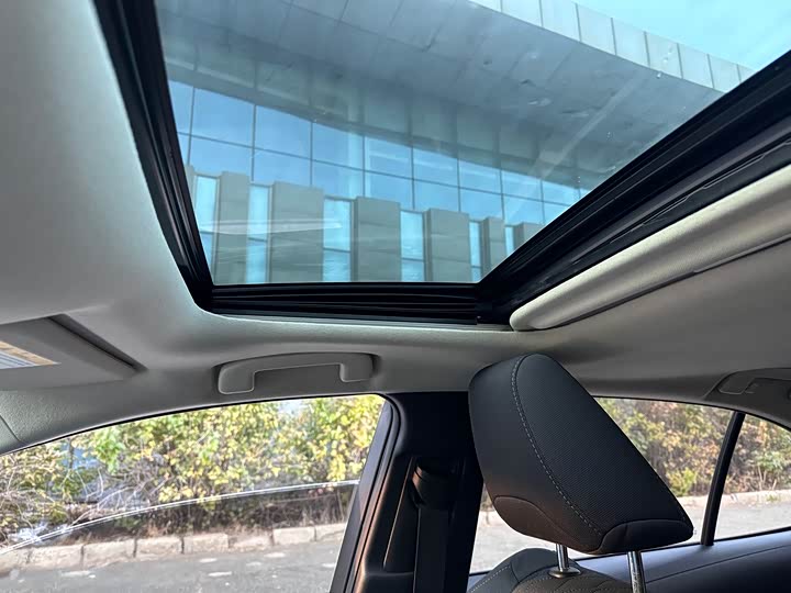 Фото 15 - Toyota Corolla