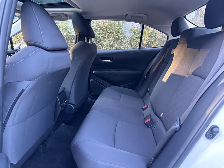 Фото 17 - Toyota Corolla