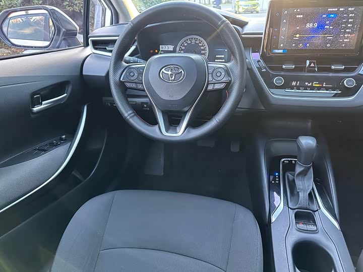 Фото 19 - Toyota Corolla