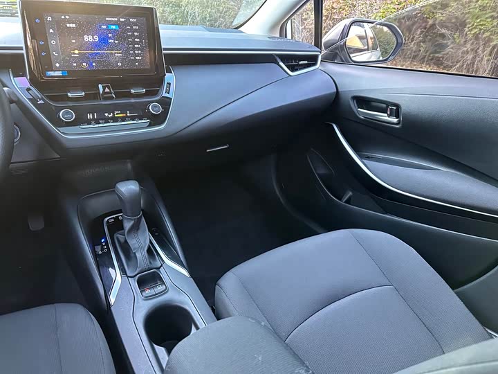 Фото 20 - Toyota Corolla