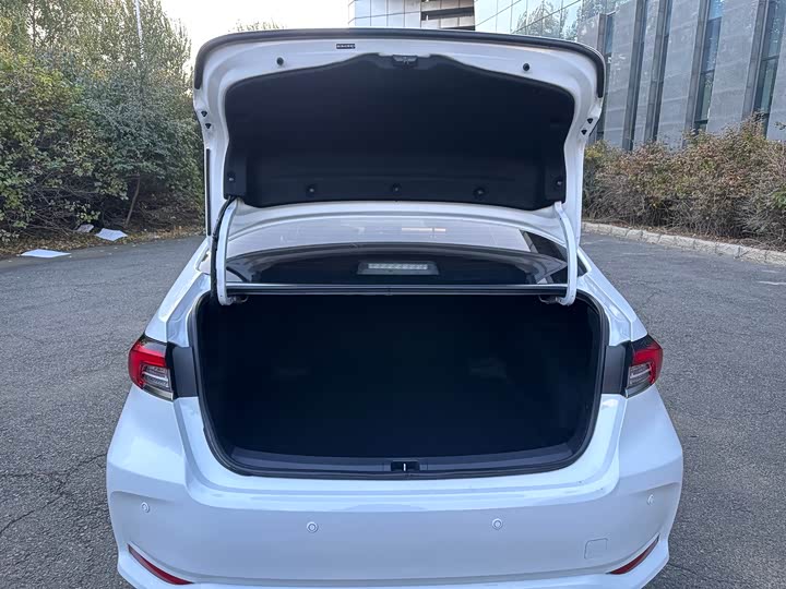 Фото 22 - Toyota Corolla