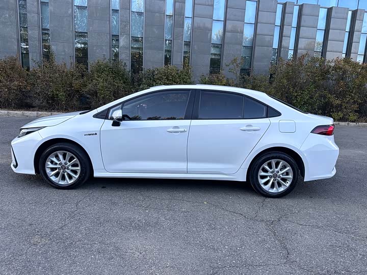 Фото 6 - Toyota Corolla