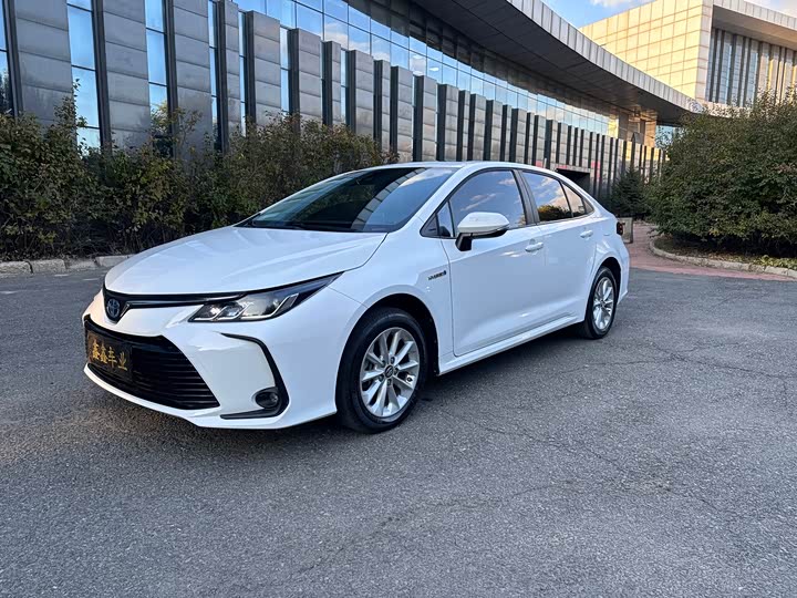 Фото 7 - Toyota Corolla