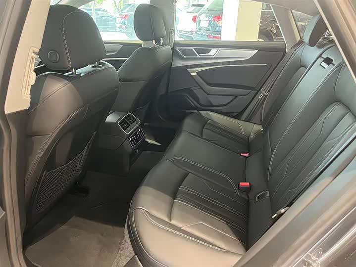 Фото 11 - Audi A7