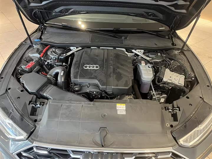 Фото 16 - Audi A7