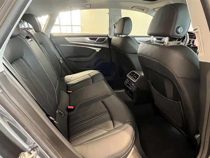 Фото 17 - Audi A7