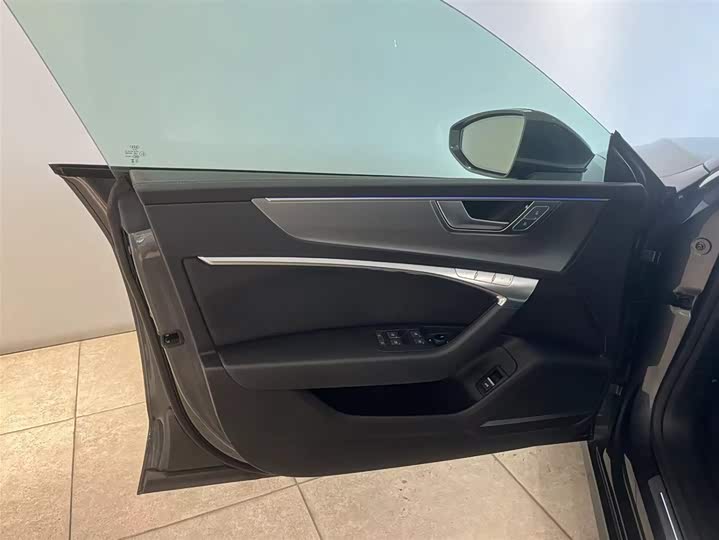 Фото 8 - Audi A7