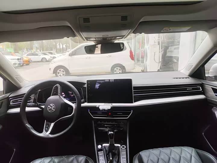 Фото 3 - Volkswagen Sagitar L