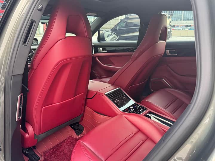 Фото 11 - Porsche Panamera