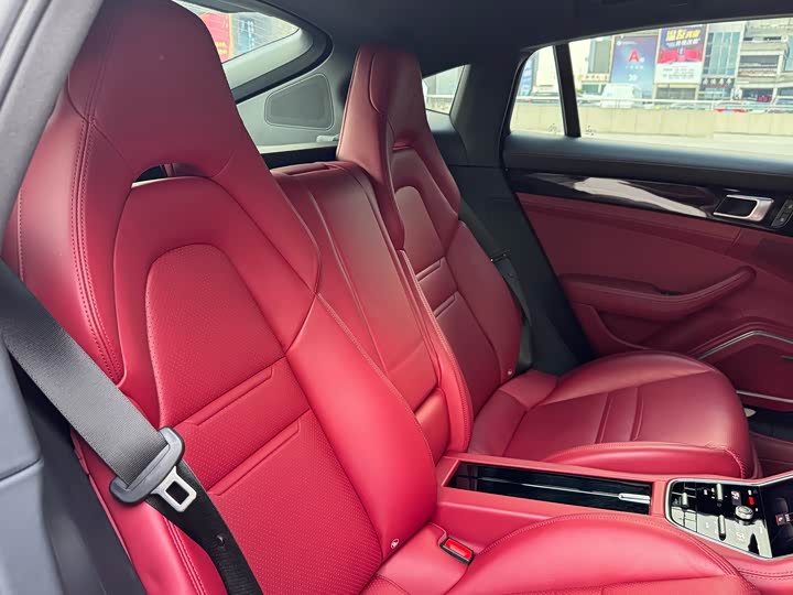 Фото 14 - Porsche Panamera