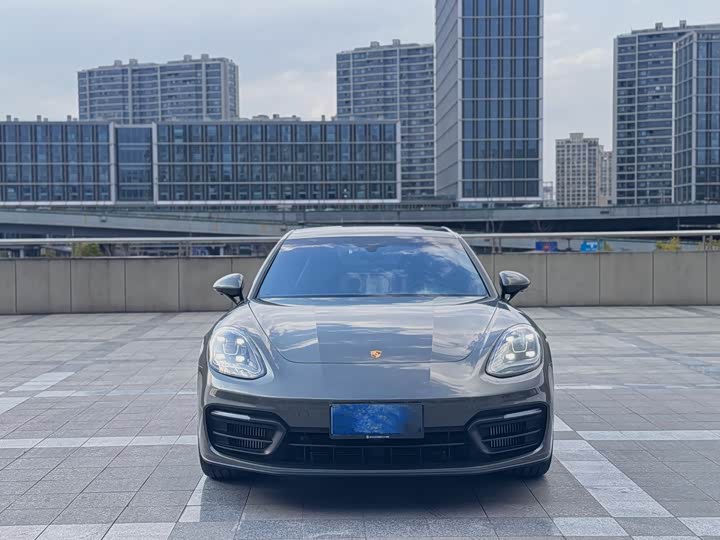 Фото 2 - Porsche Panamera