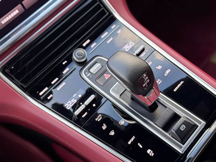 Фото 22 - Porsche Panamera