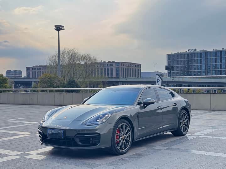 Фото 3 - Porsche Panamera