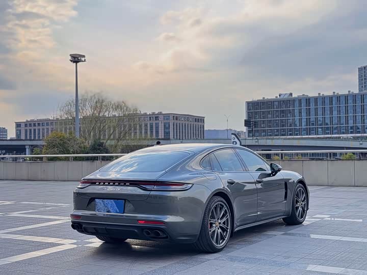 Фото 6 - Porsche Panamera